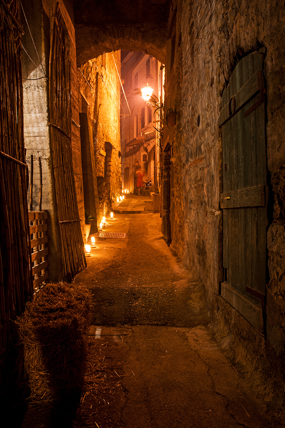 In the alleys of Albiano Magra