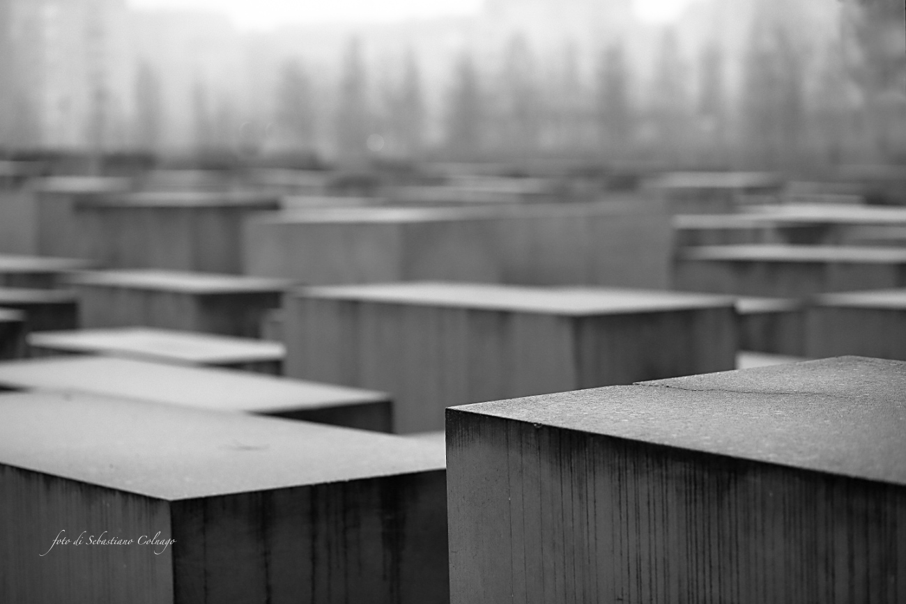 Fuori dal memorial shoah museum