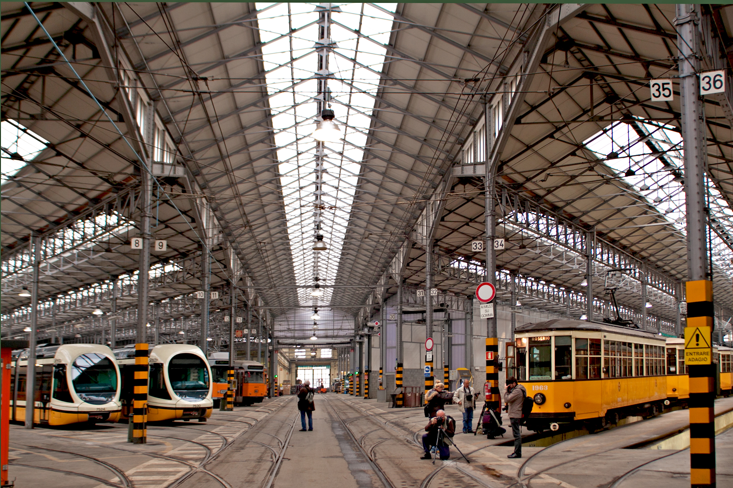 Intrusi at the depot