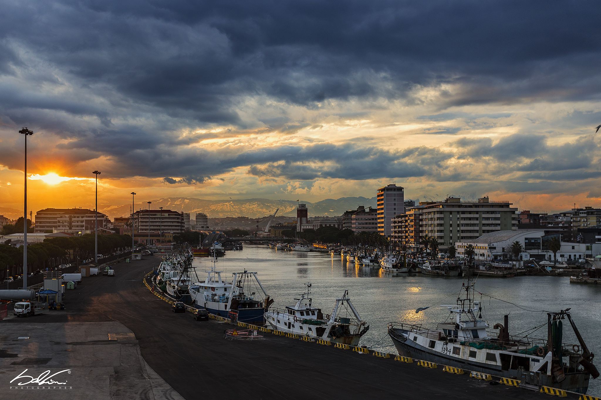 Pescara... il porto e la città