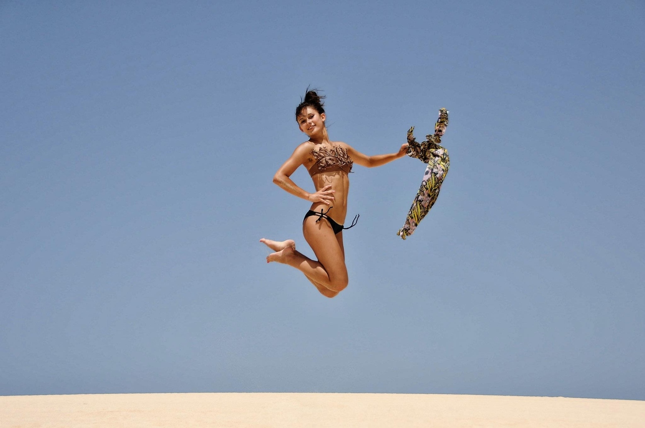 One can see that play volleyball