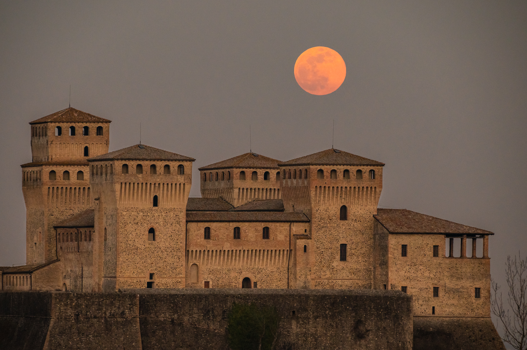 Supermoon in Torrechiara
