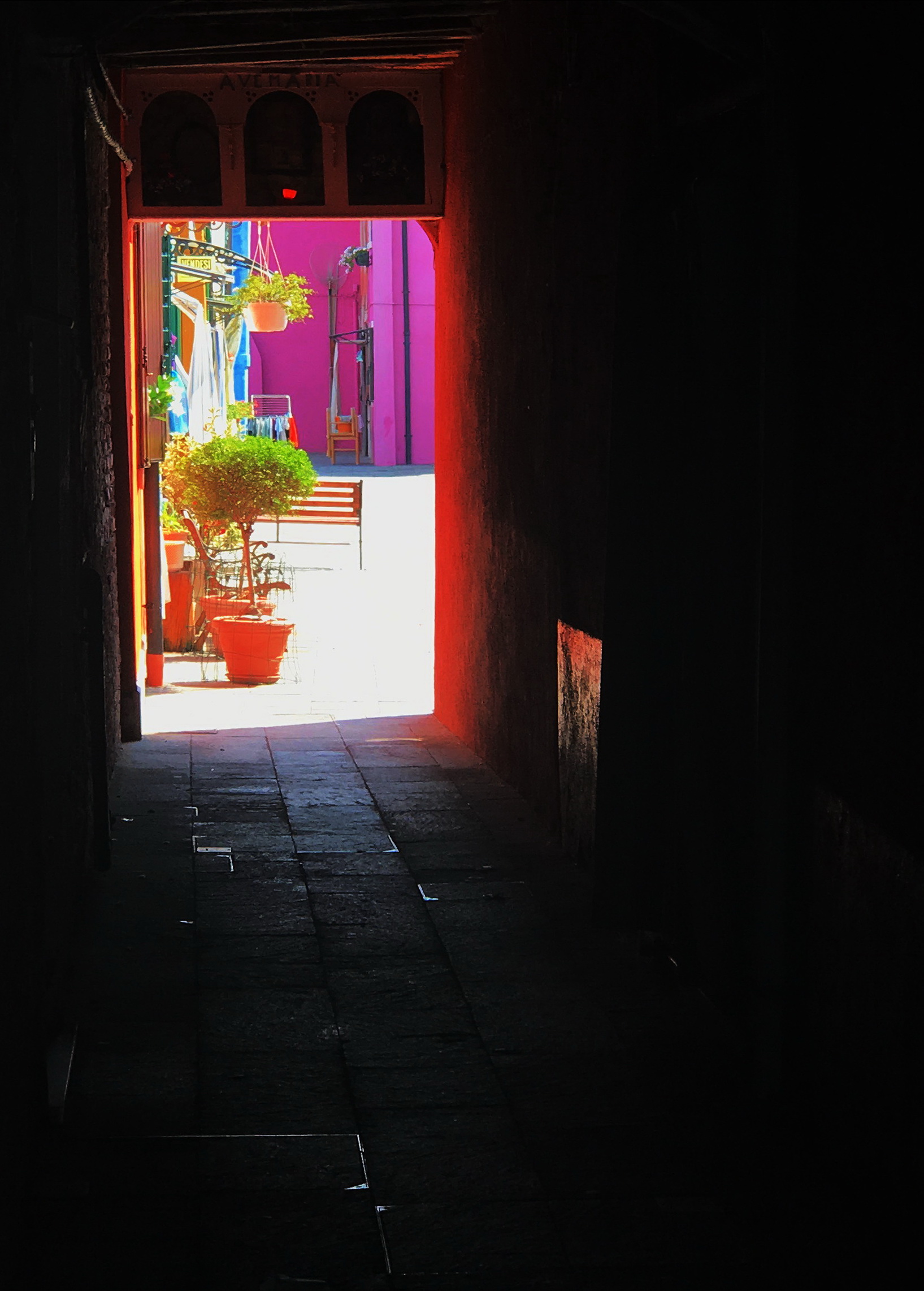 ..Il colore in fondo alla calle