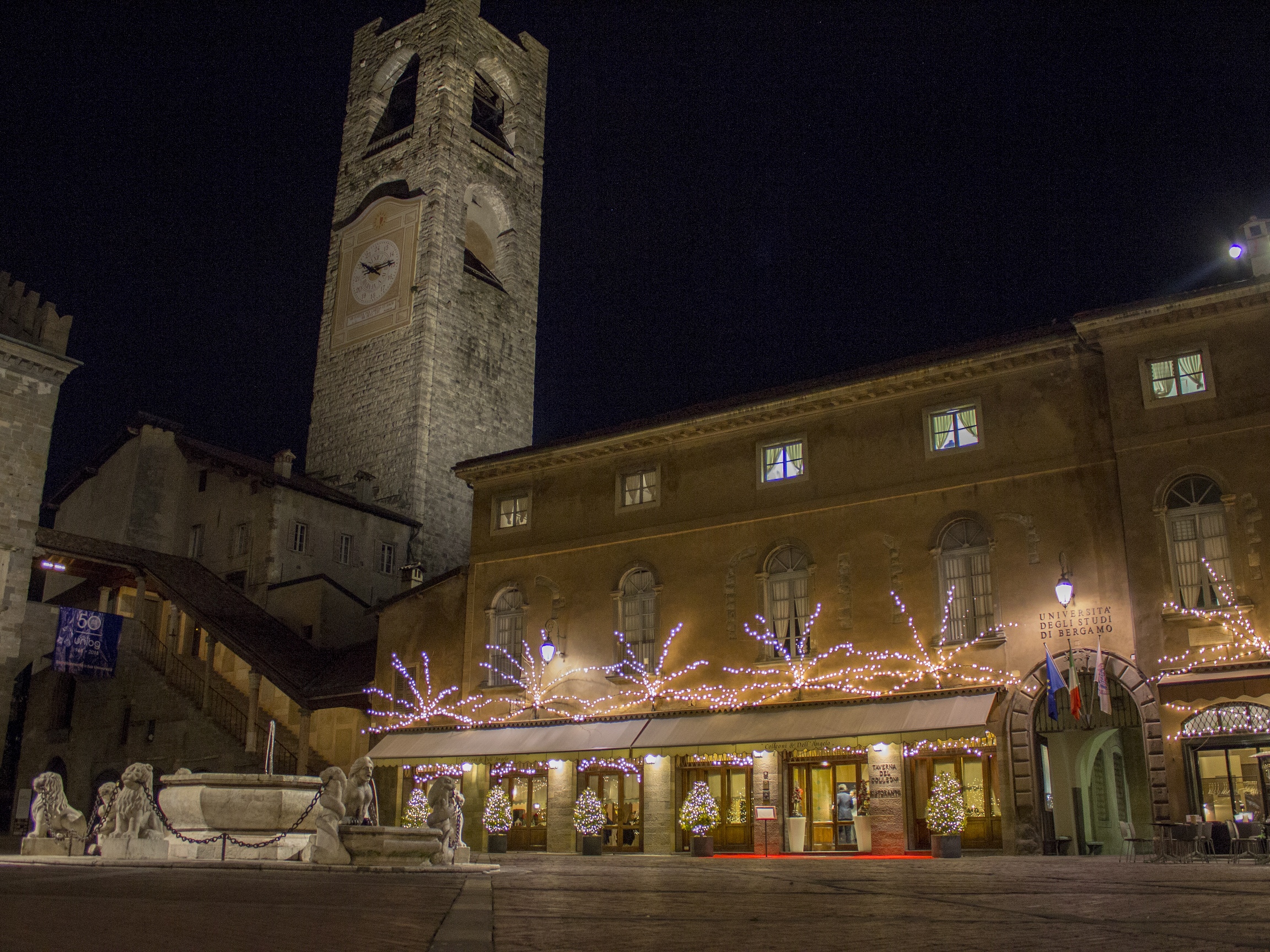 Piazza Vecchia Bergamo High