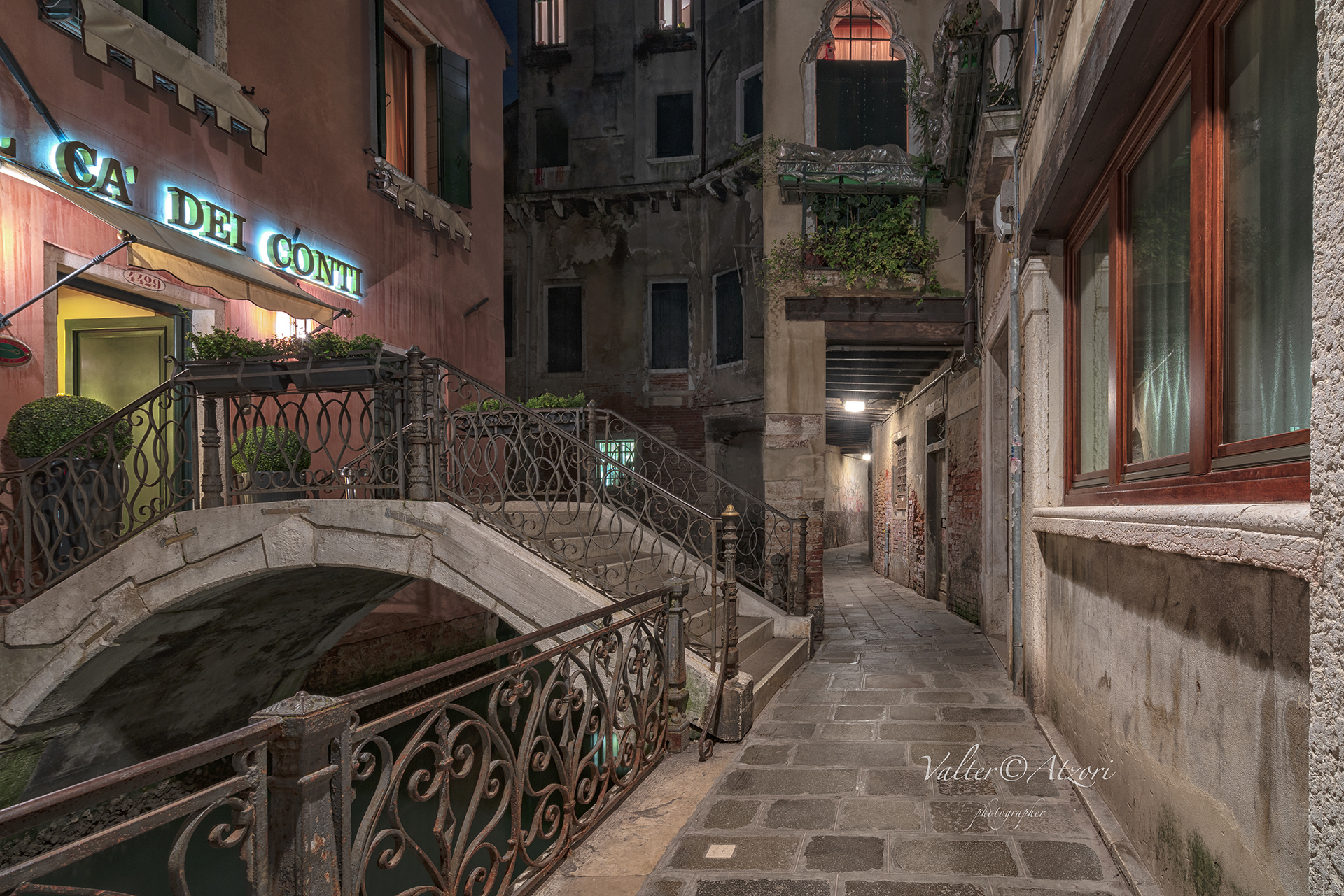 Night-Glimpses in Venice
