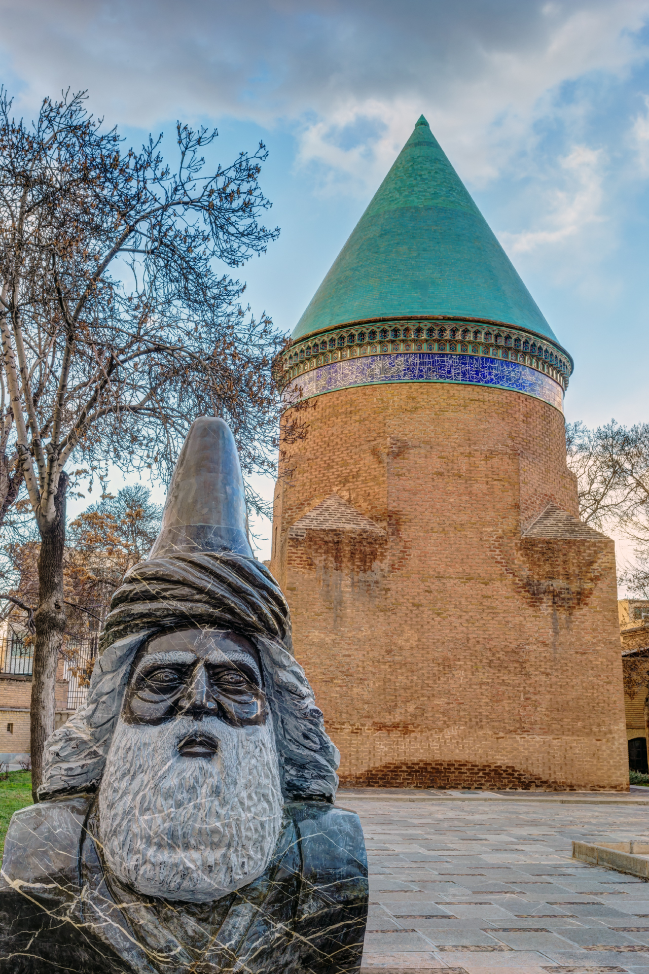 Tomba di Hamdallah Mustawfi