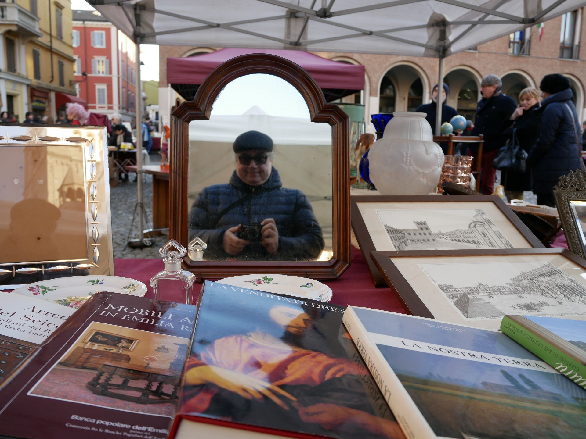 Guarda chi c'è al mercatino...