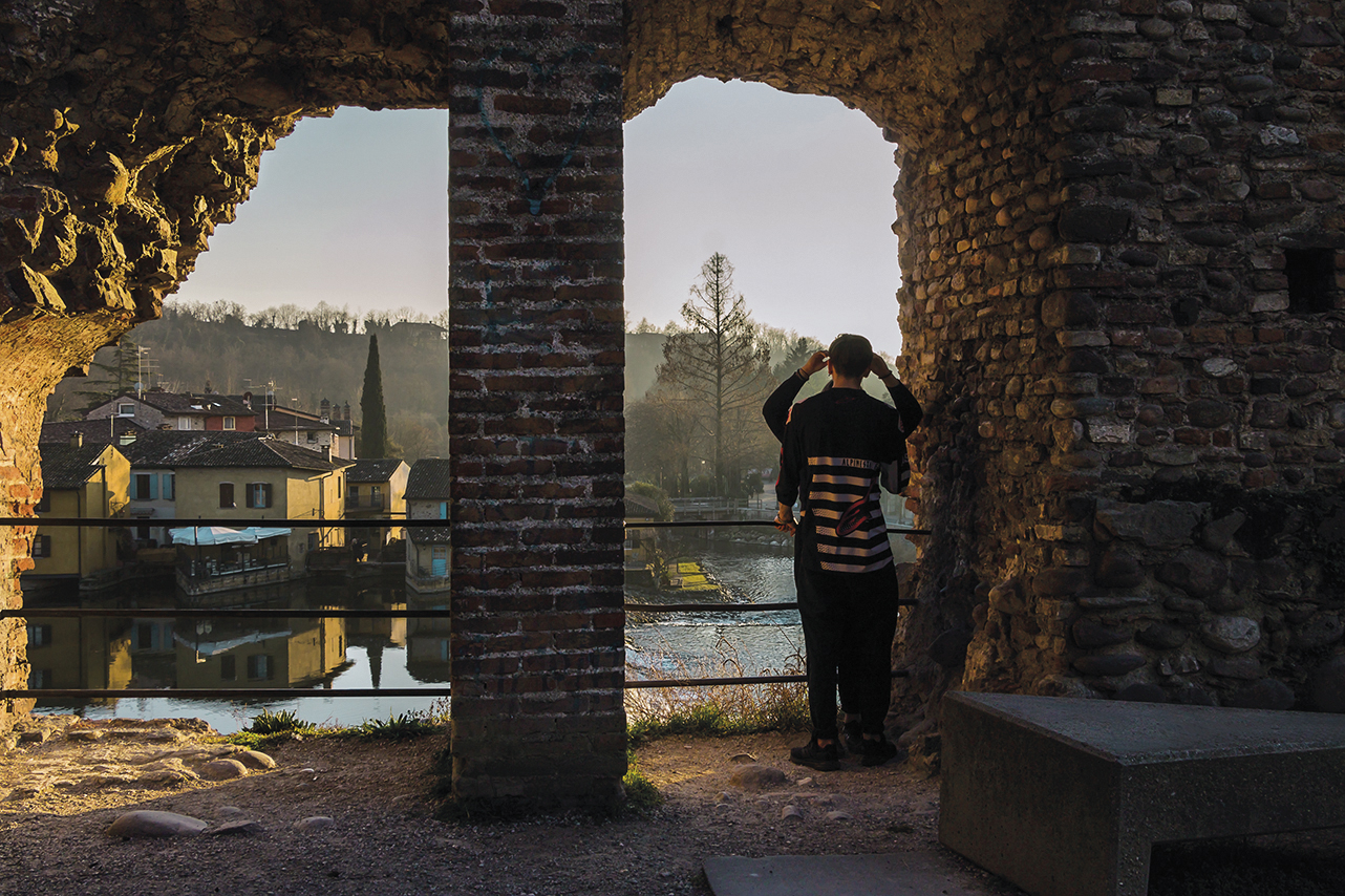 Lovers in Borghetto sul Mincio