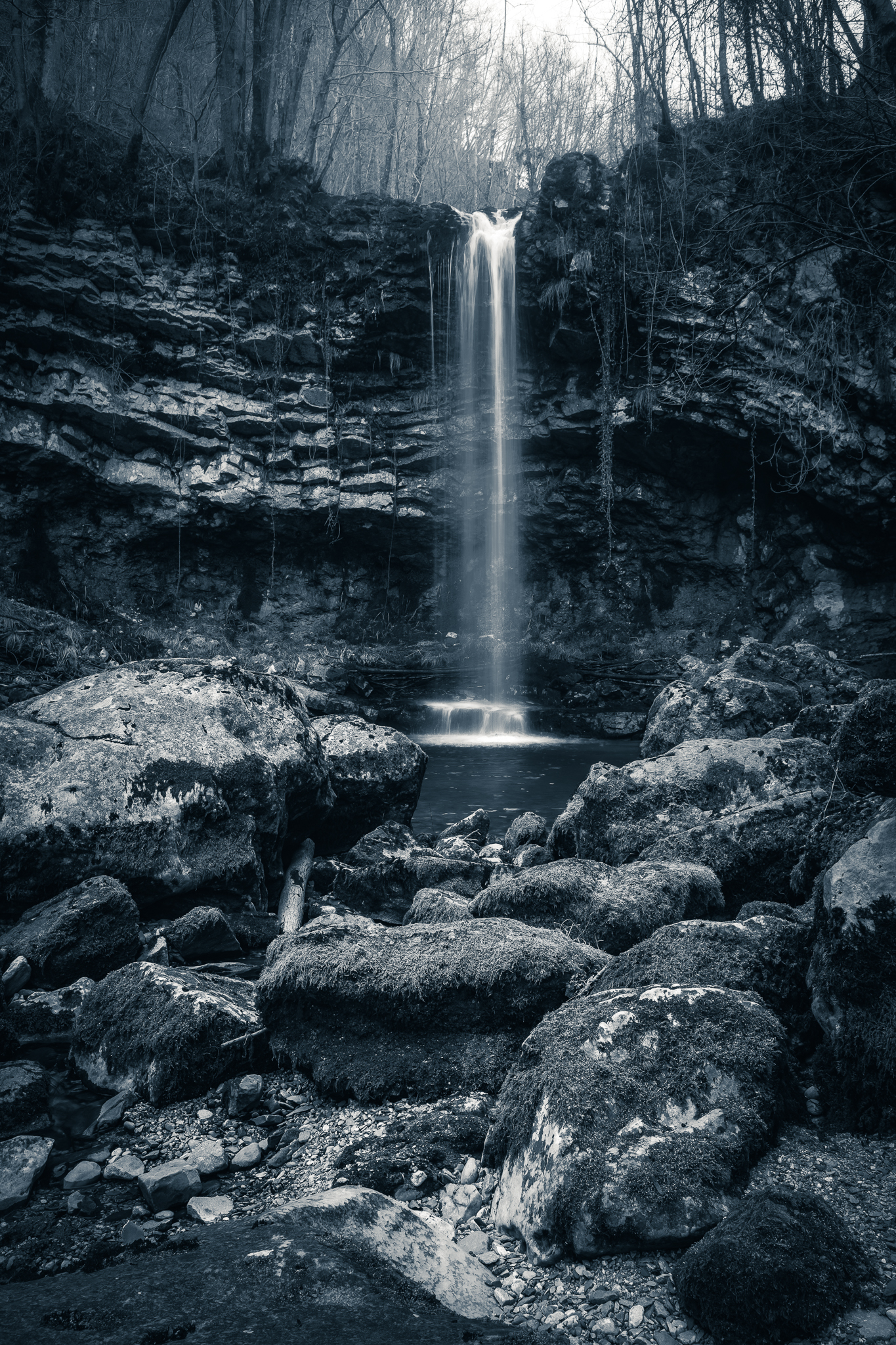 The waterfall of the Old Mill Bn