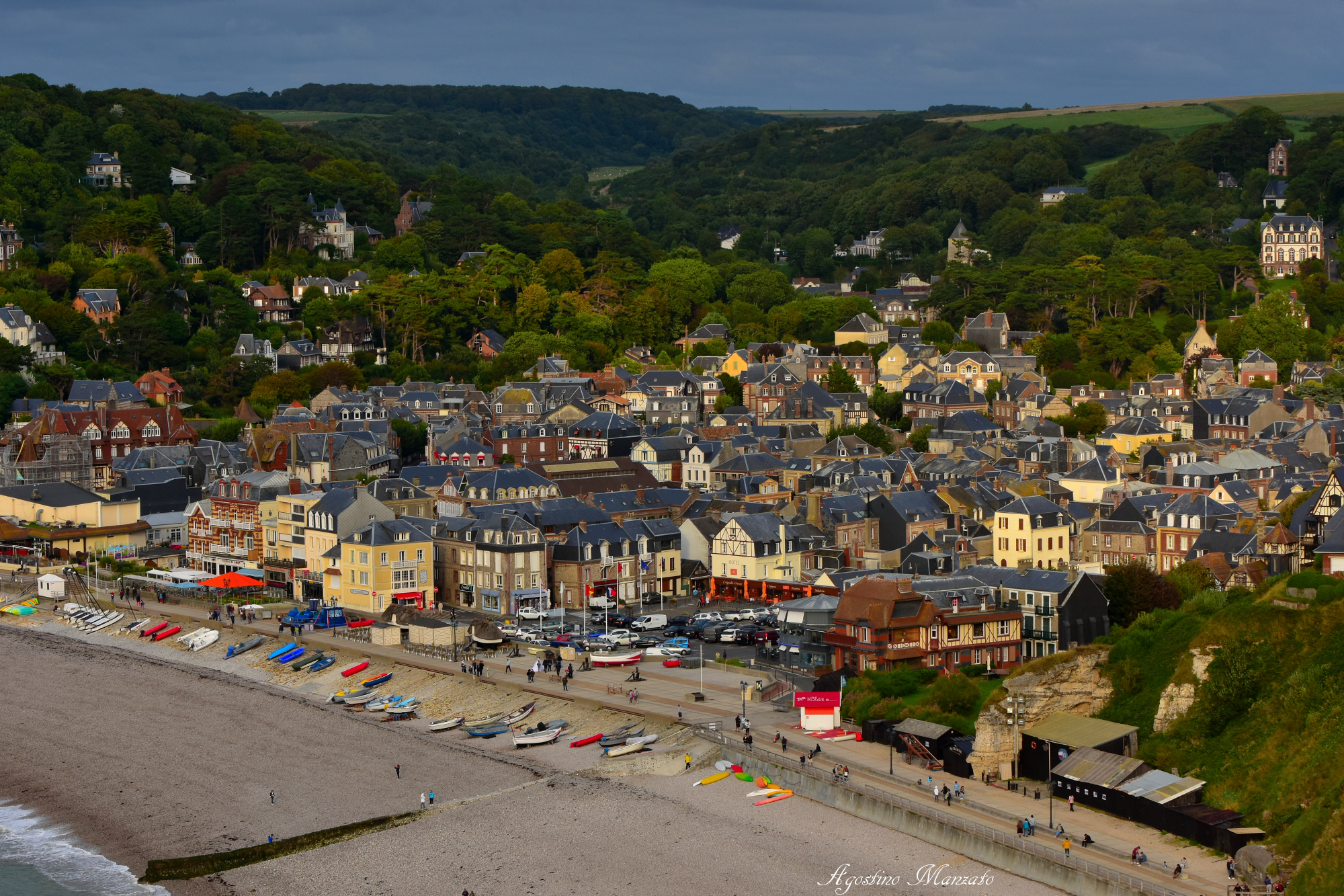 Étretat seen from Port d'aval