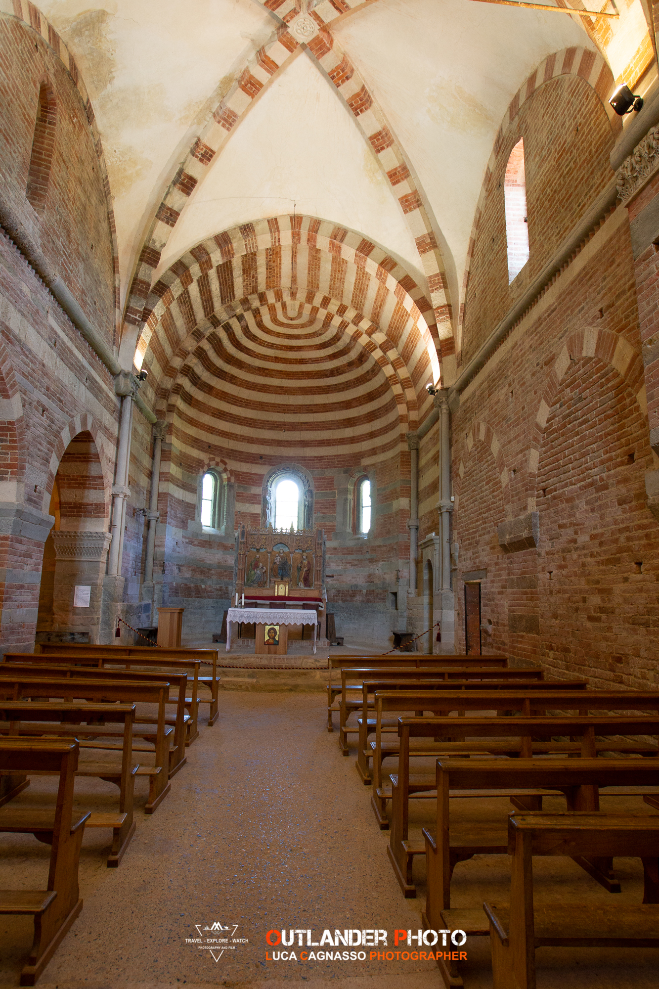 Vezzolano Abbey-Interior 2