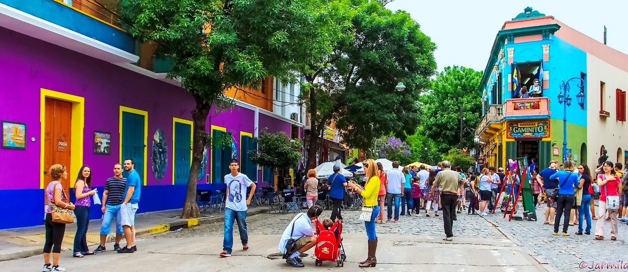 A La Boca neighborhood colroato
