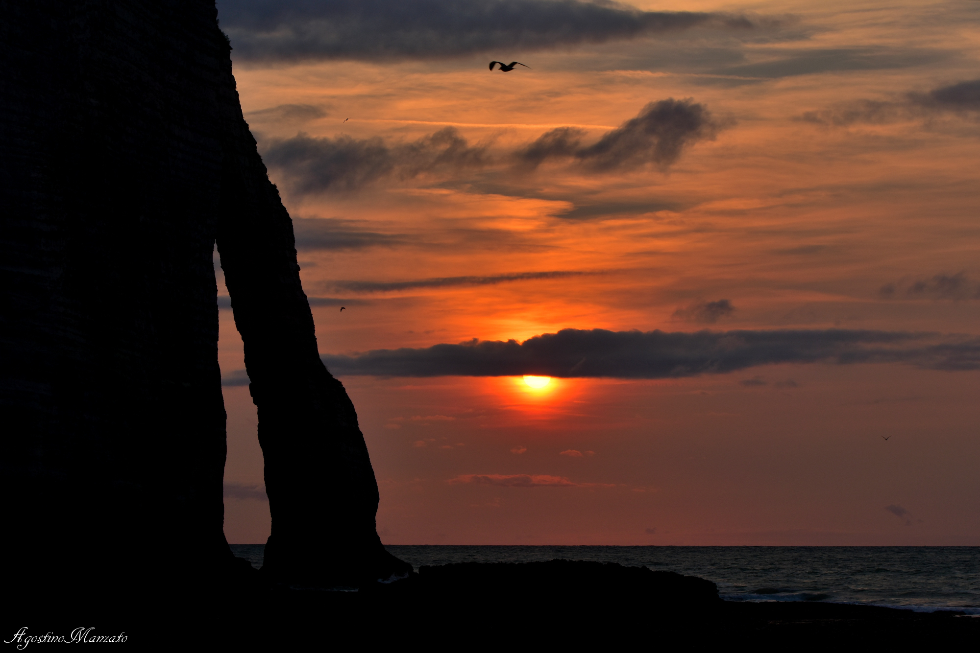 Volo al tramonto sulla falesia d'Etretat