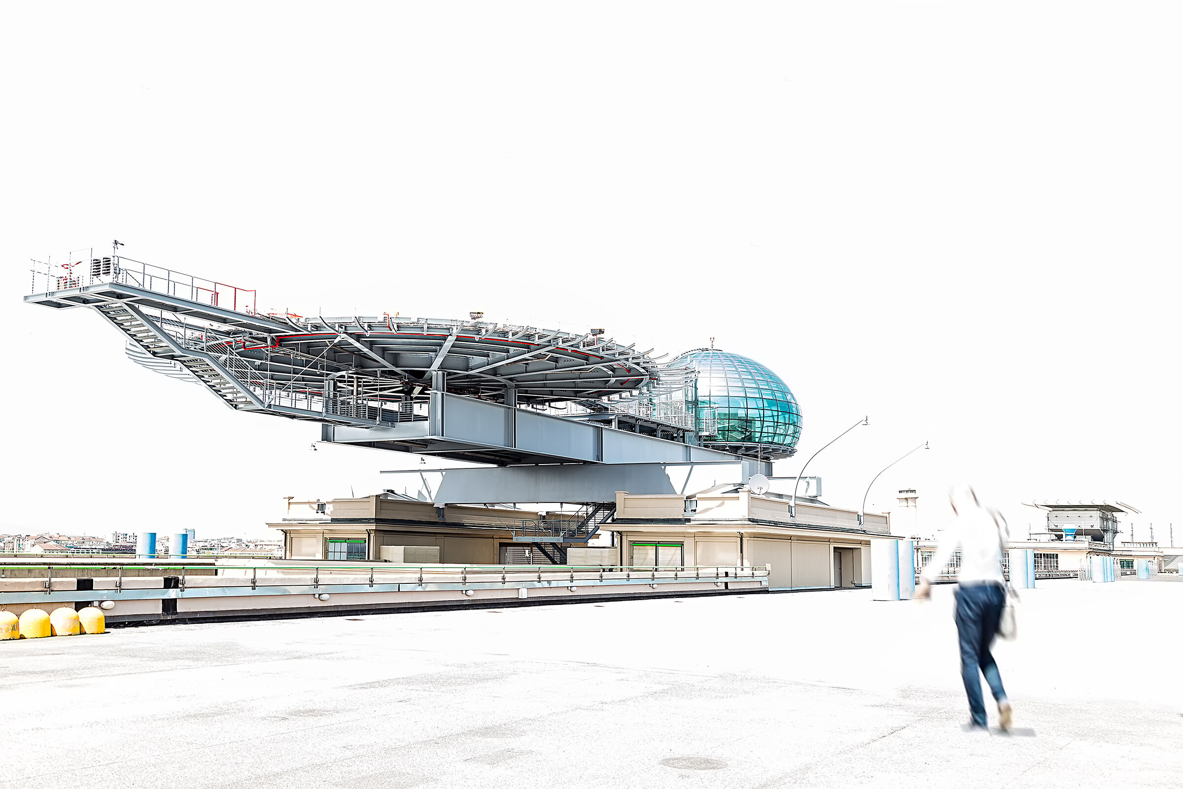 Men hurry up for a fast sky...