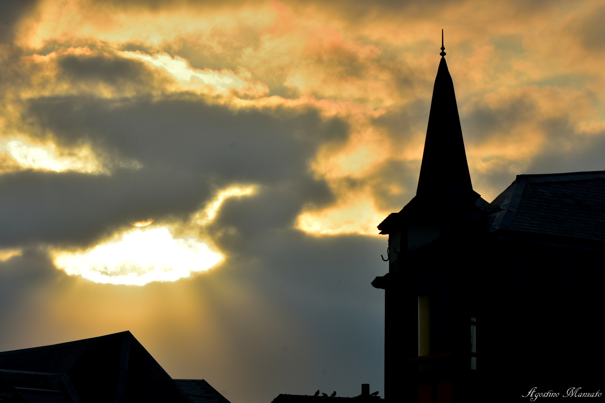 Prime luci dell'alba su Etretat