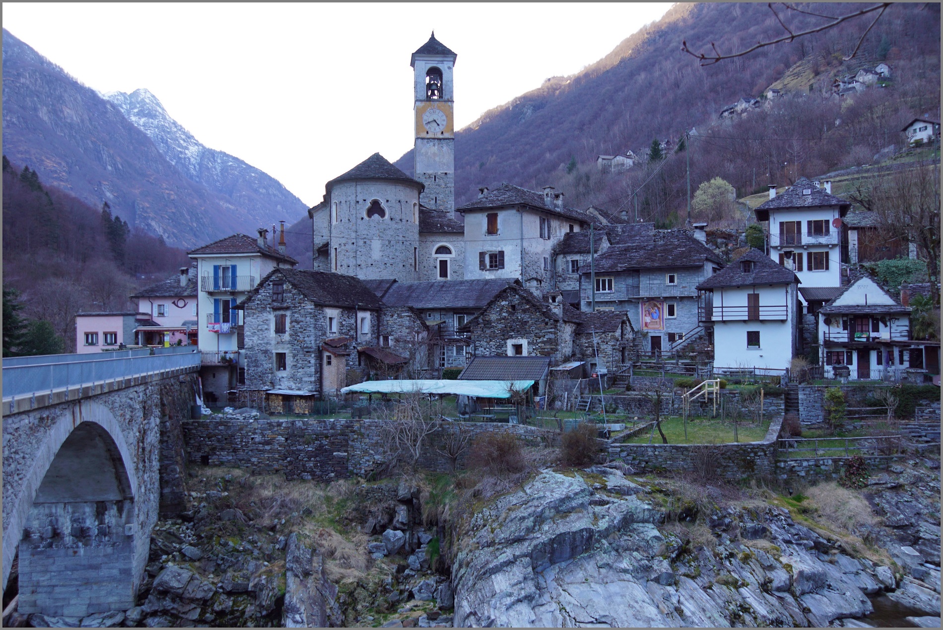 lA Verzasca (Svizzera) a Marzo