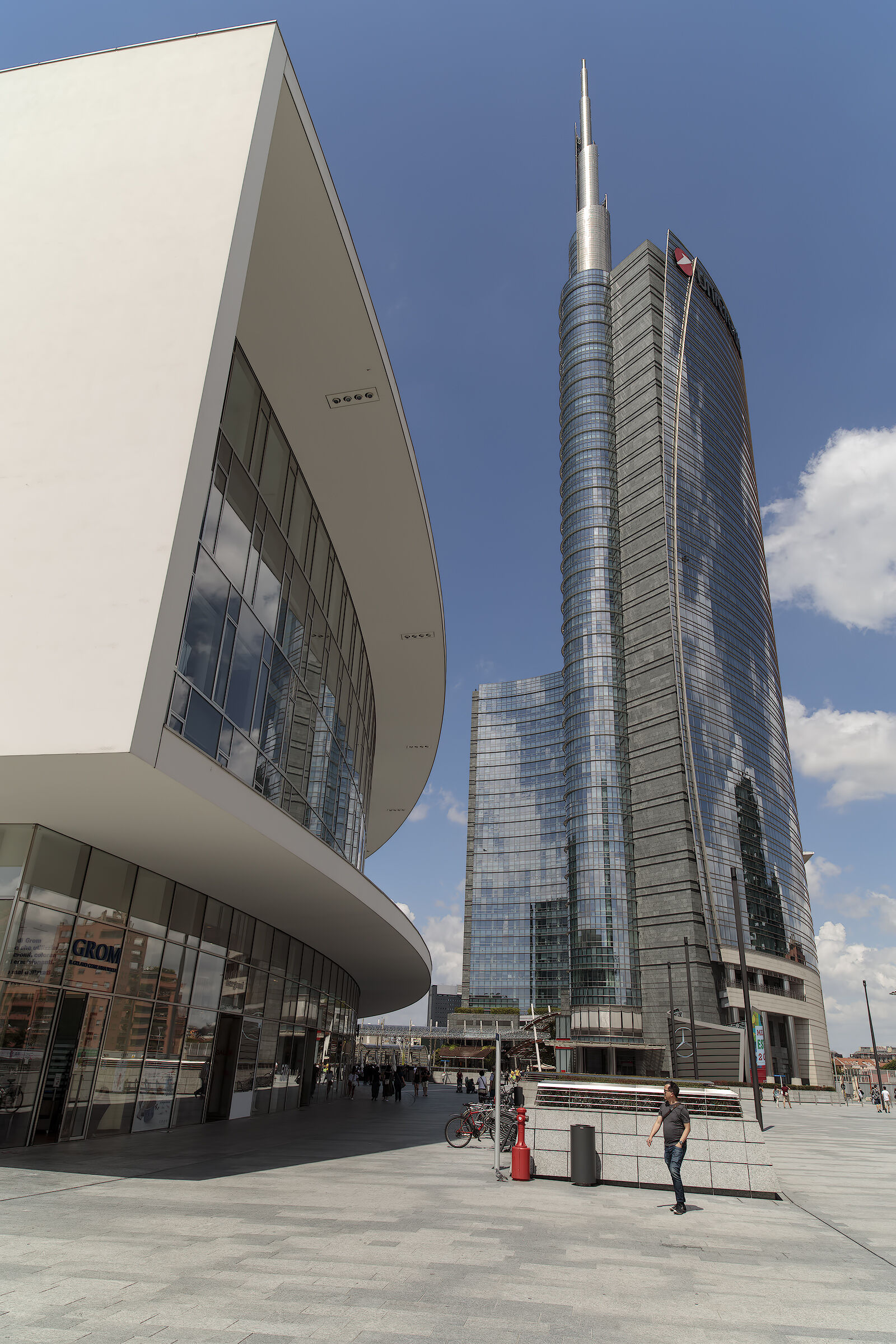 Unicredit & co. piazza Gae Aulenti