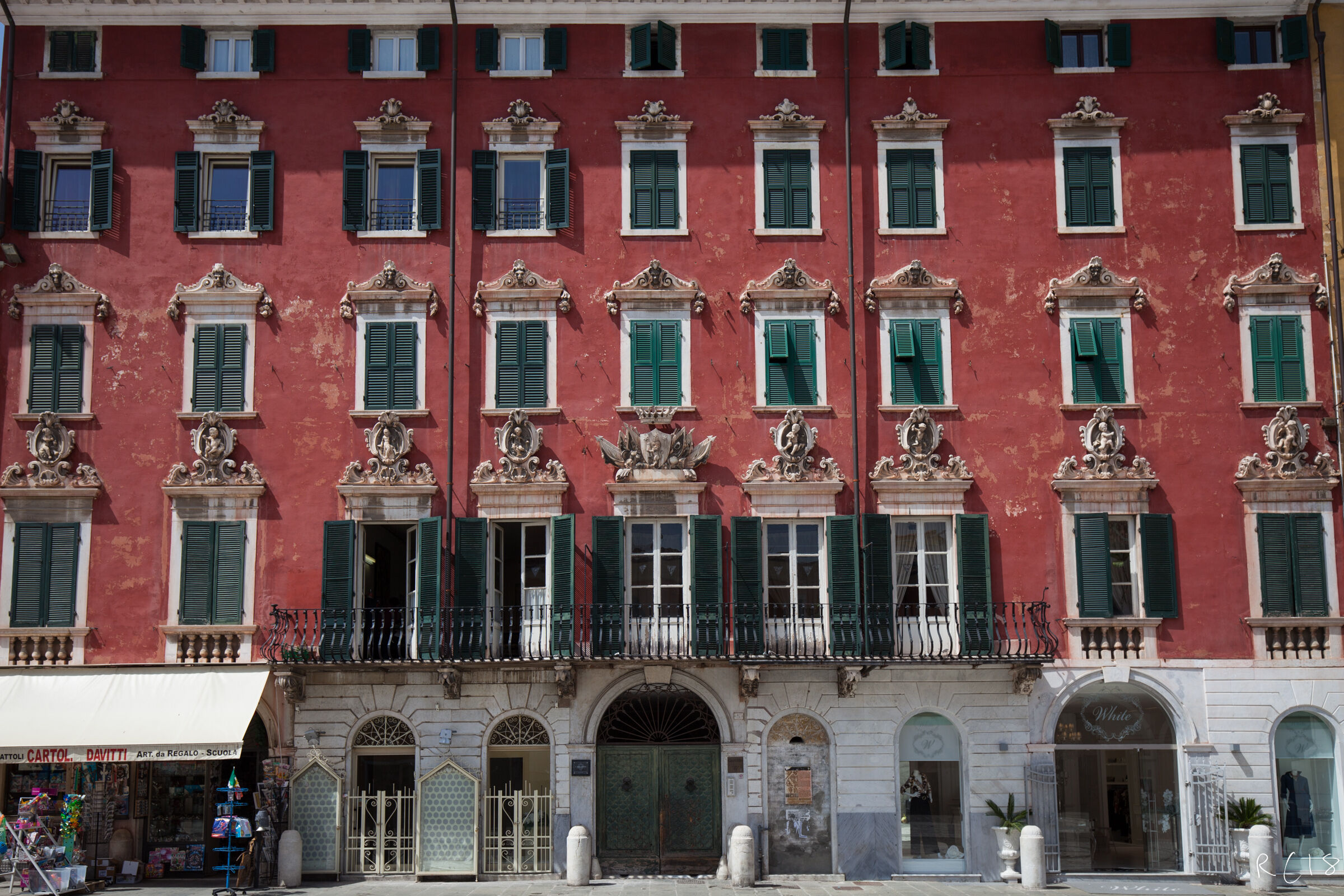 Carrara-Doctor's Palace