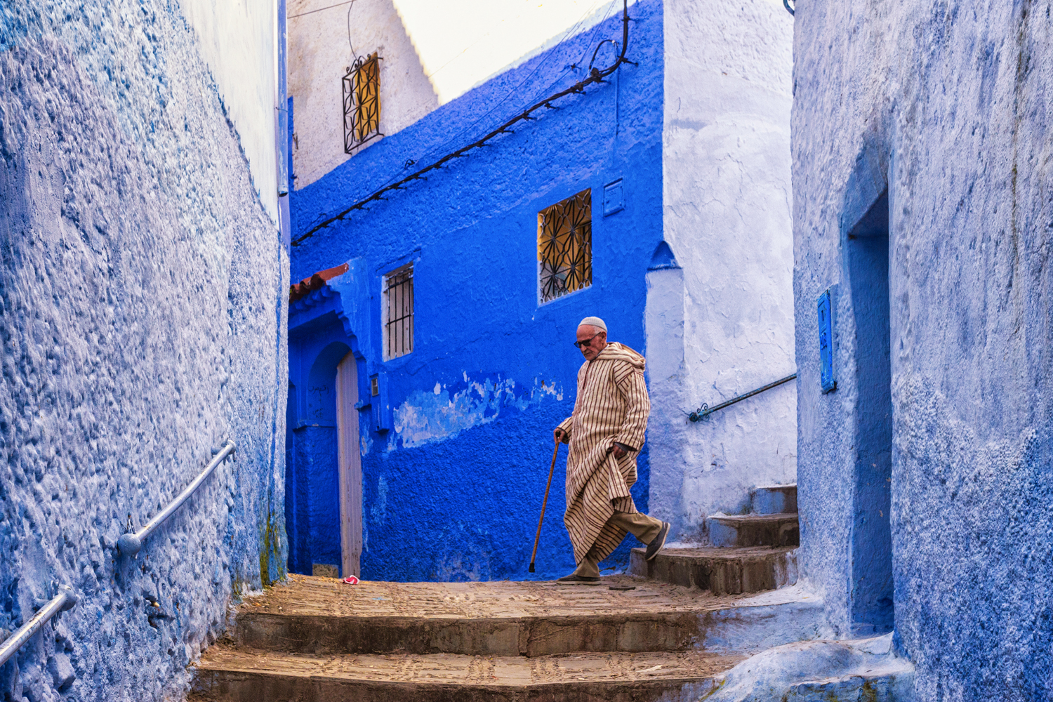 Giù per i tortuosi vicoli