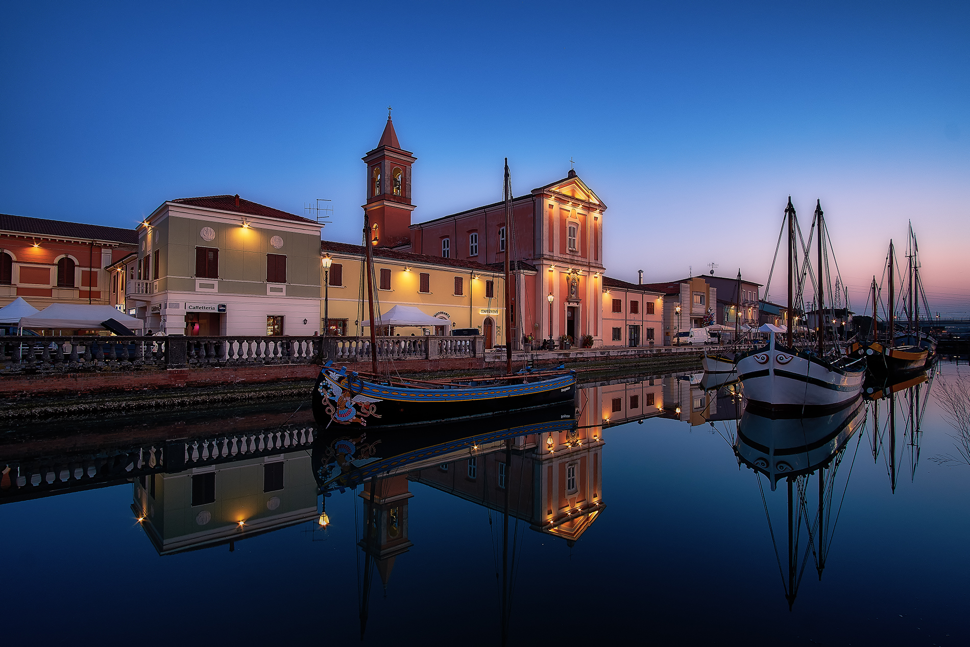 Cesenatico ora blu