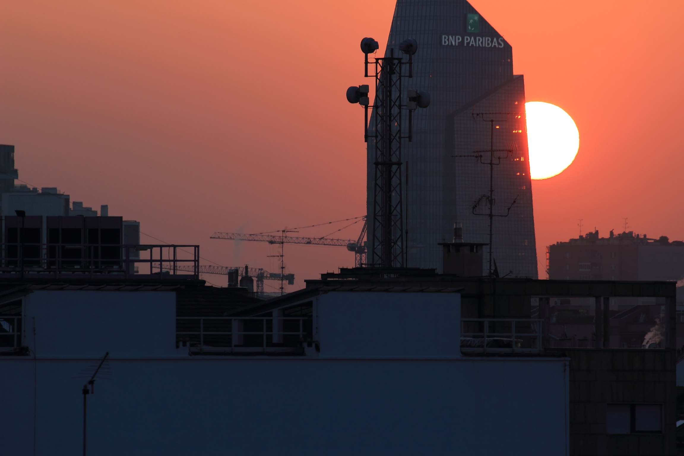 Palla di fuoco dietro il diamante!