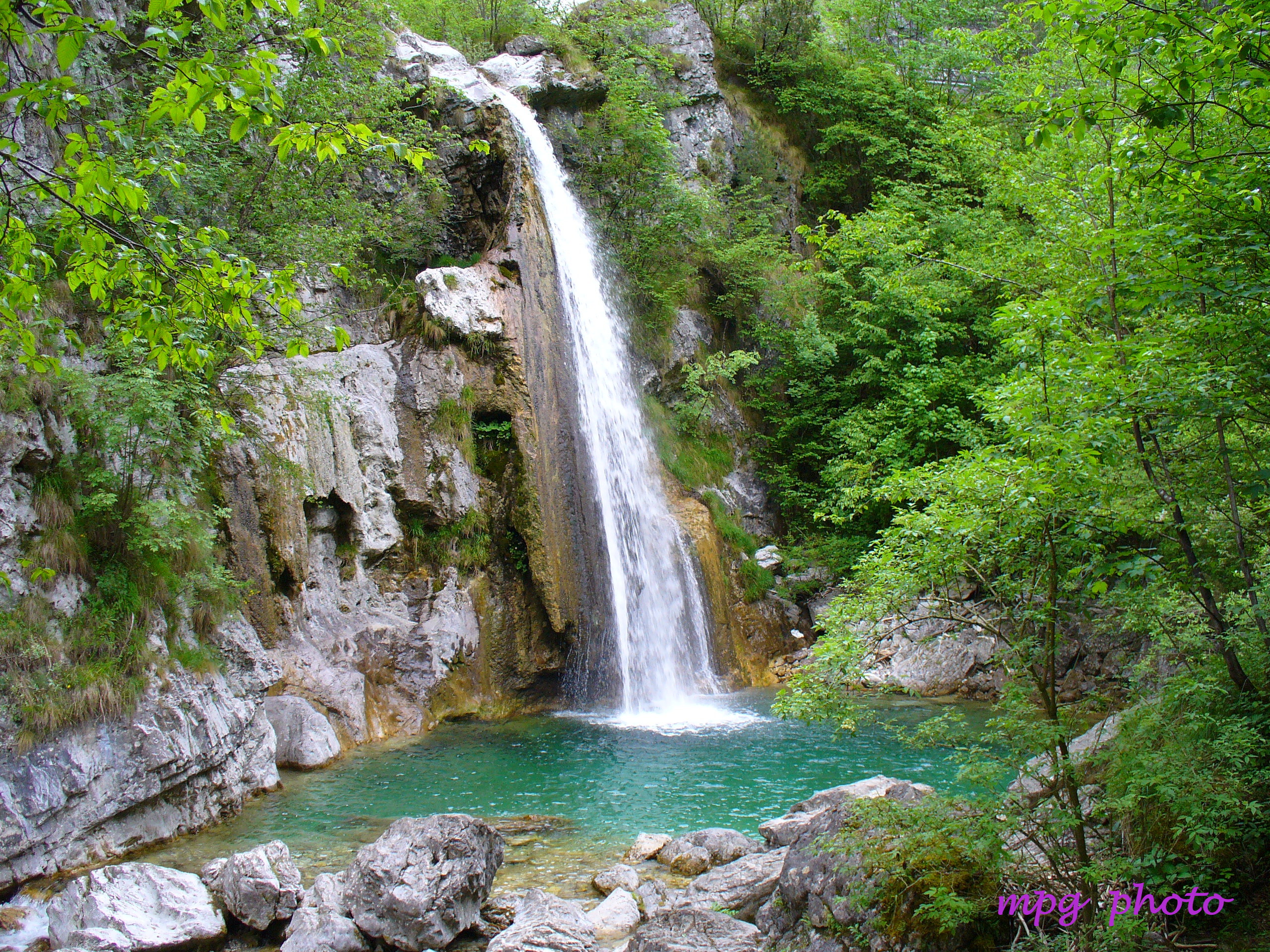 Cascata in val di Ledro (Trentino Alto Adige, Italia)
