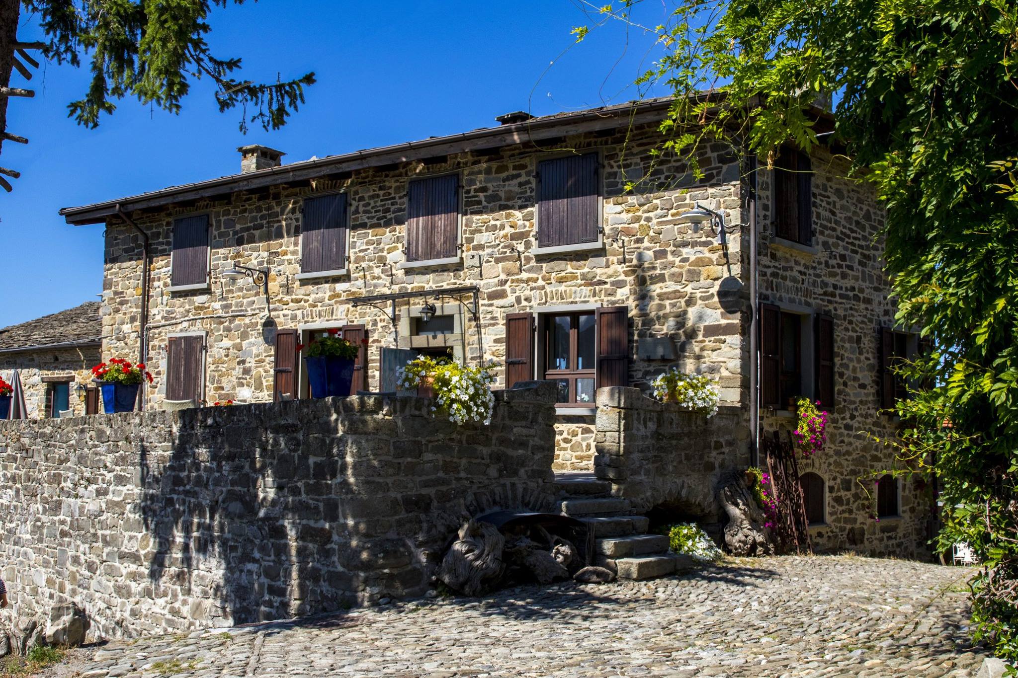 borgo casale in val taro (parma)