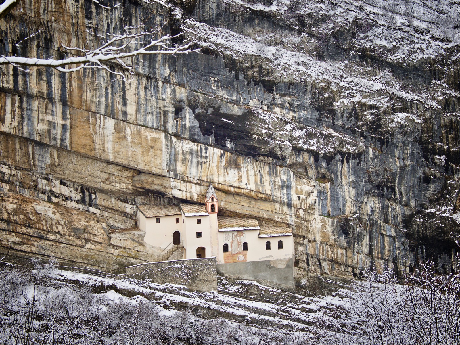 S. Colombano in White