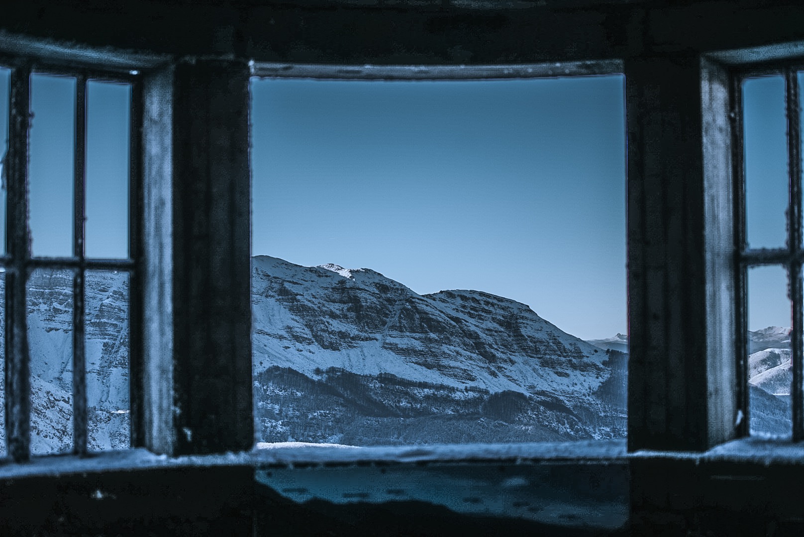 Una vetta dal rifugio abbandonato