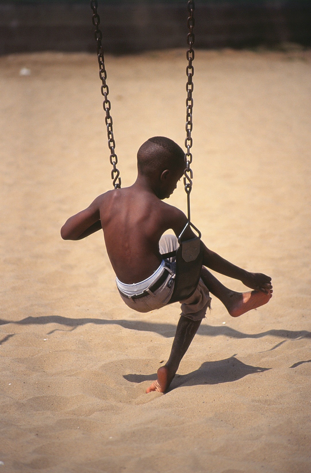 Bambino sull'altalena