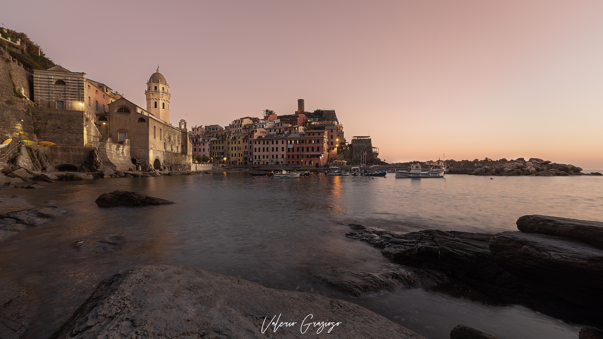 A touch of light on Vernazza