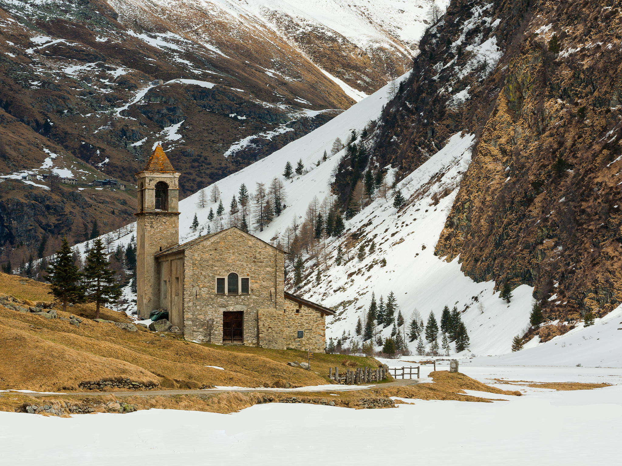 Chiesa di San Bernardo, alta Valtellina