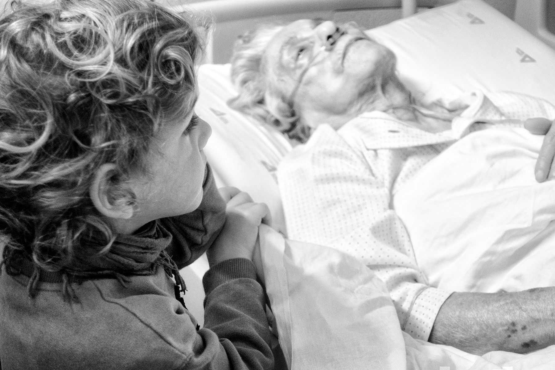 My son and my grandmother... And in the middle of 85 years