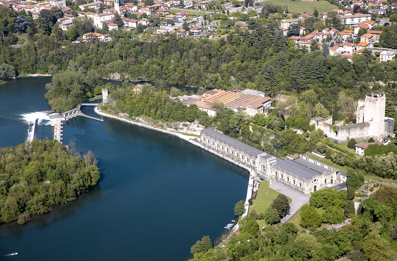 Central Price on the Adda in flight