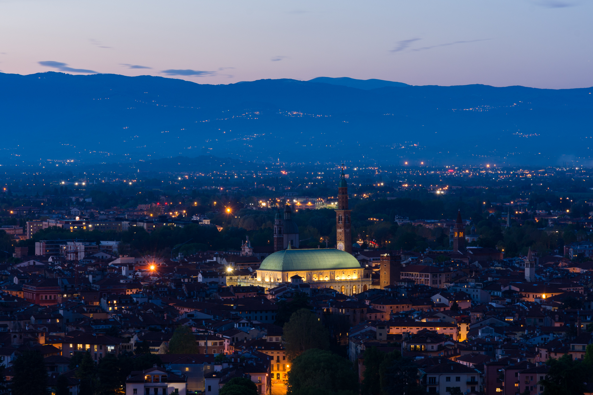 Panorama al tramonto di Vicenza