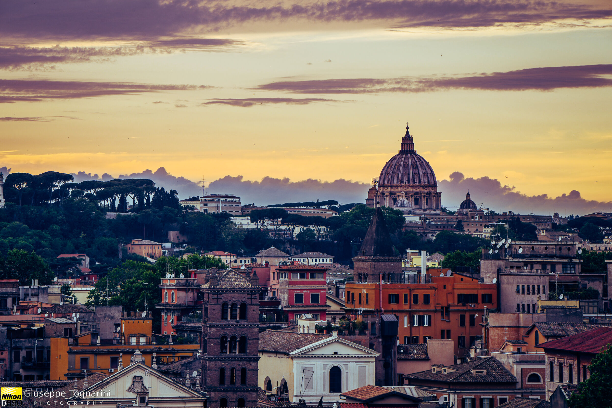 Tramonto sui tetti di Roma