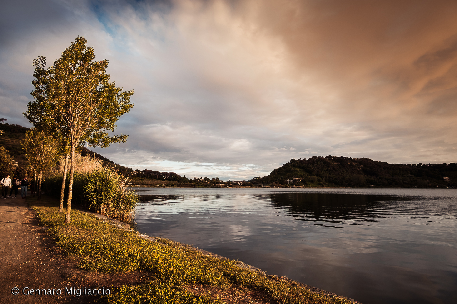 Tramonto su lago d'Averno
