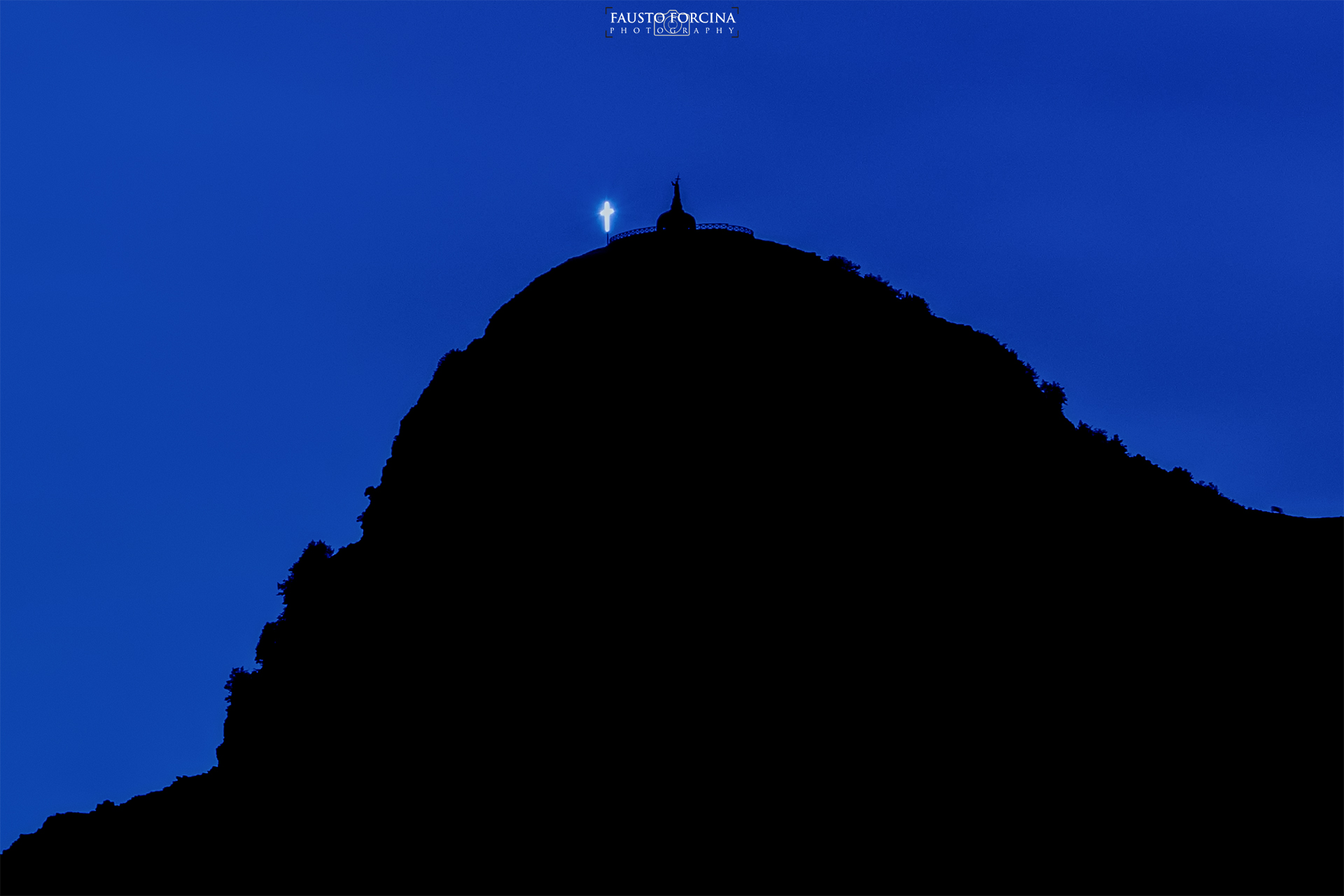 Il Redentore e la croce illuminata