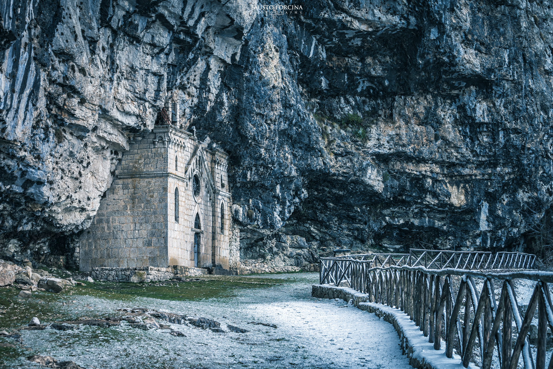 L'Eremo di San Michele e la neve