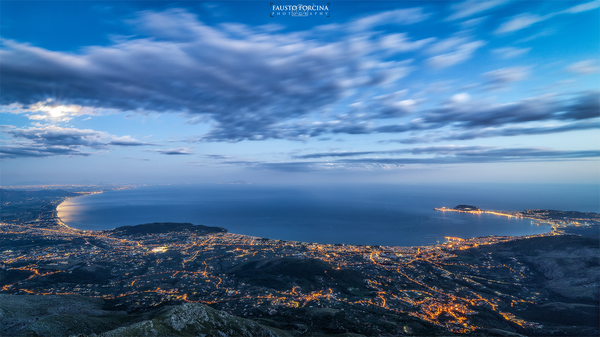 Il Golfo di Gaeta ora blu