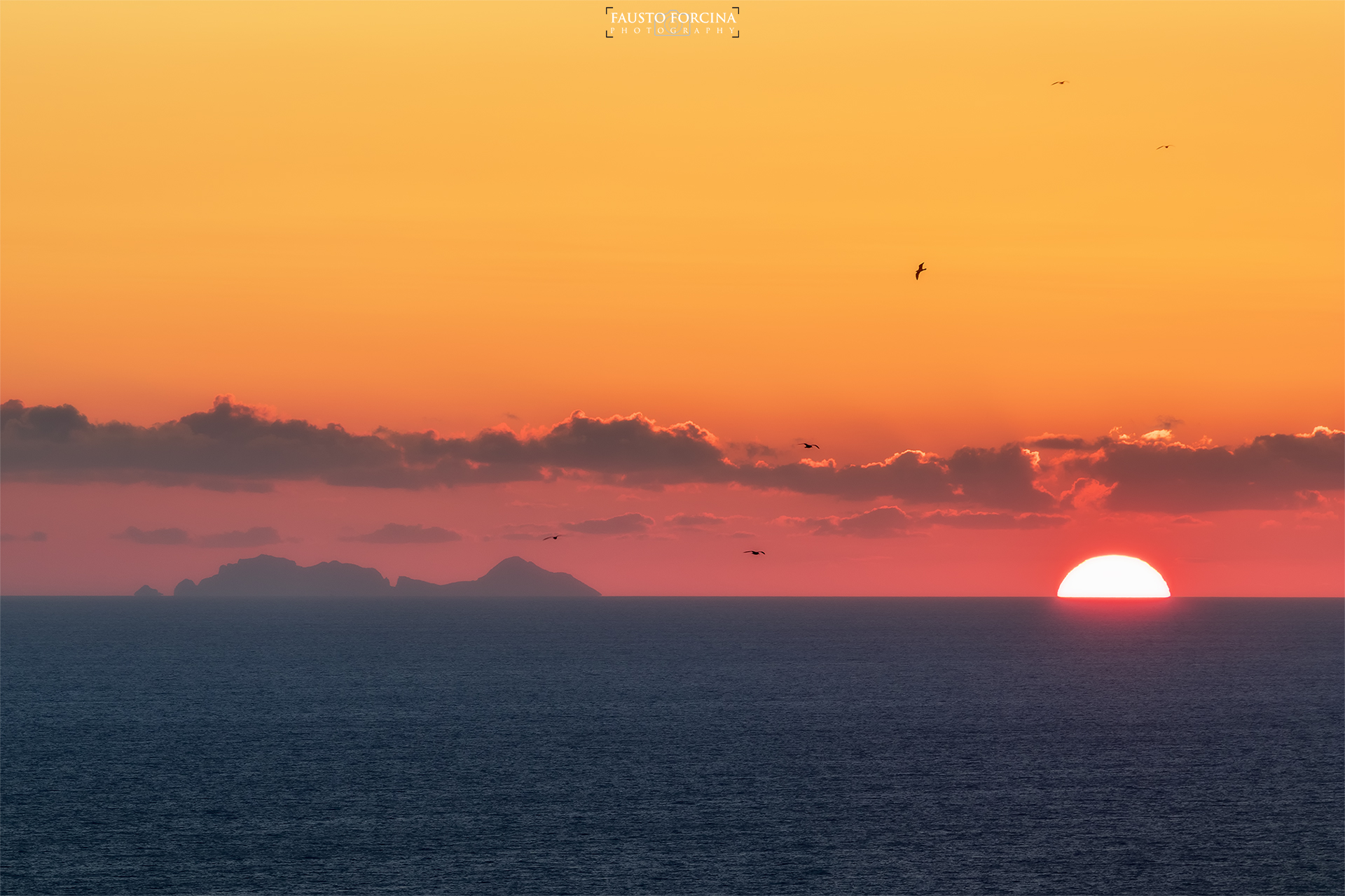 Palmarola al tramonto