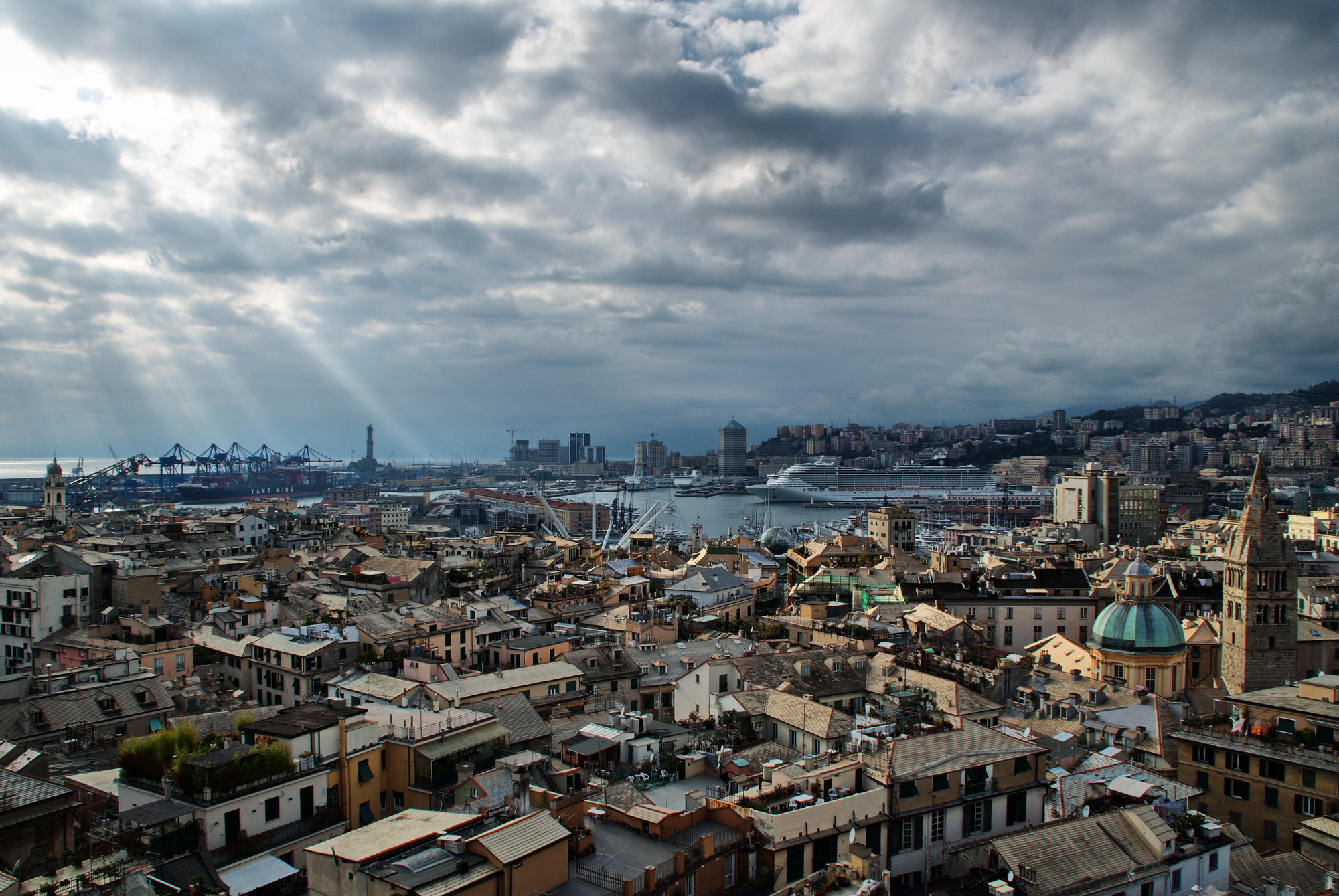 Un panorama di Genova