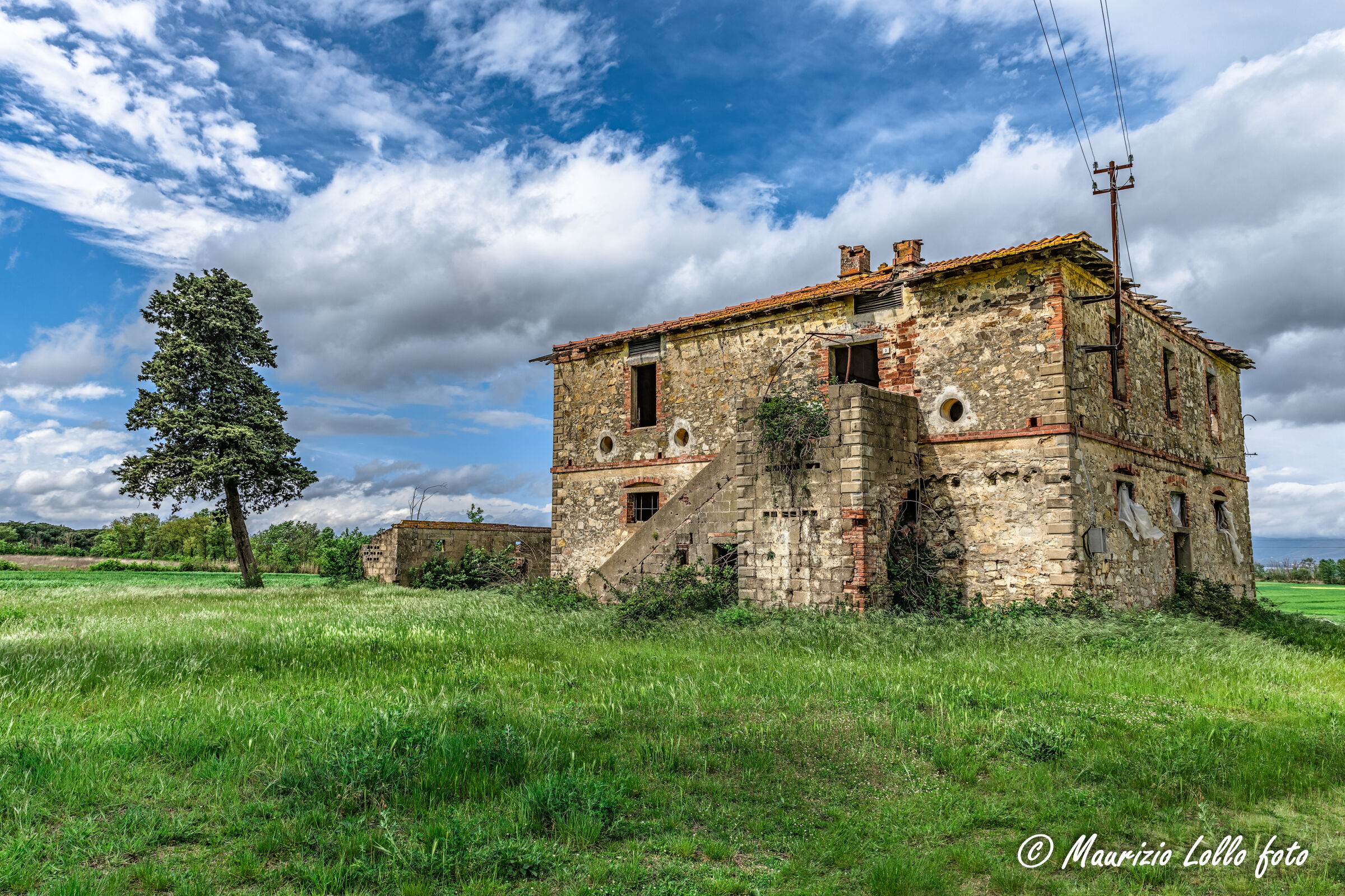 Vecchi casolari abbandonati