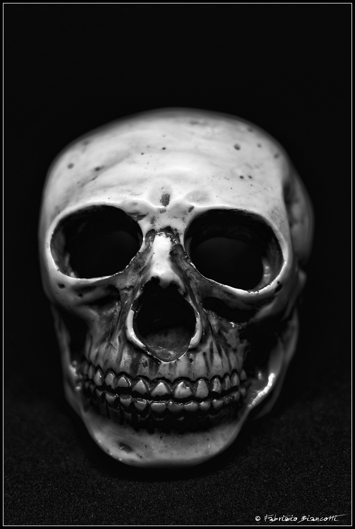 Cosa guardano ora le tue orbite vuote...