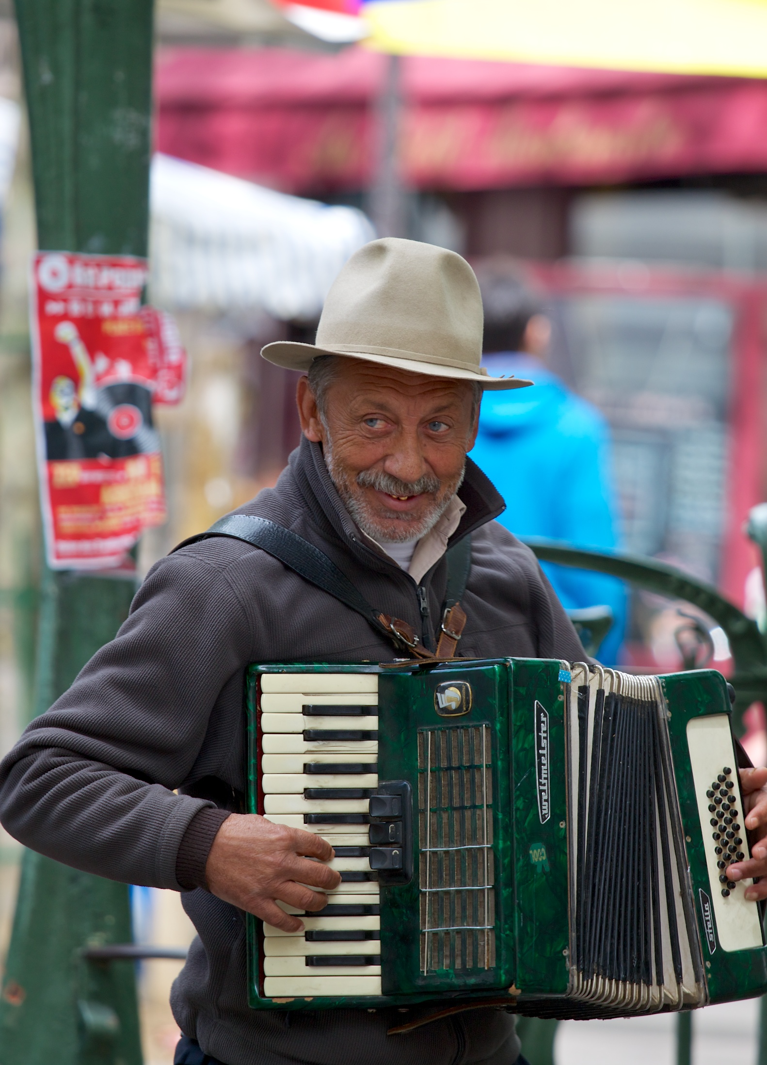 Suonatore di fisarmonica a Pigalle