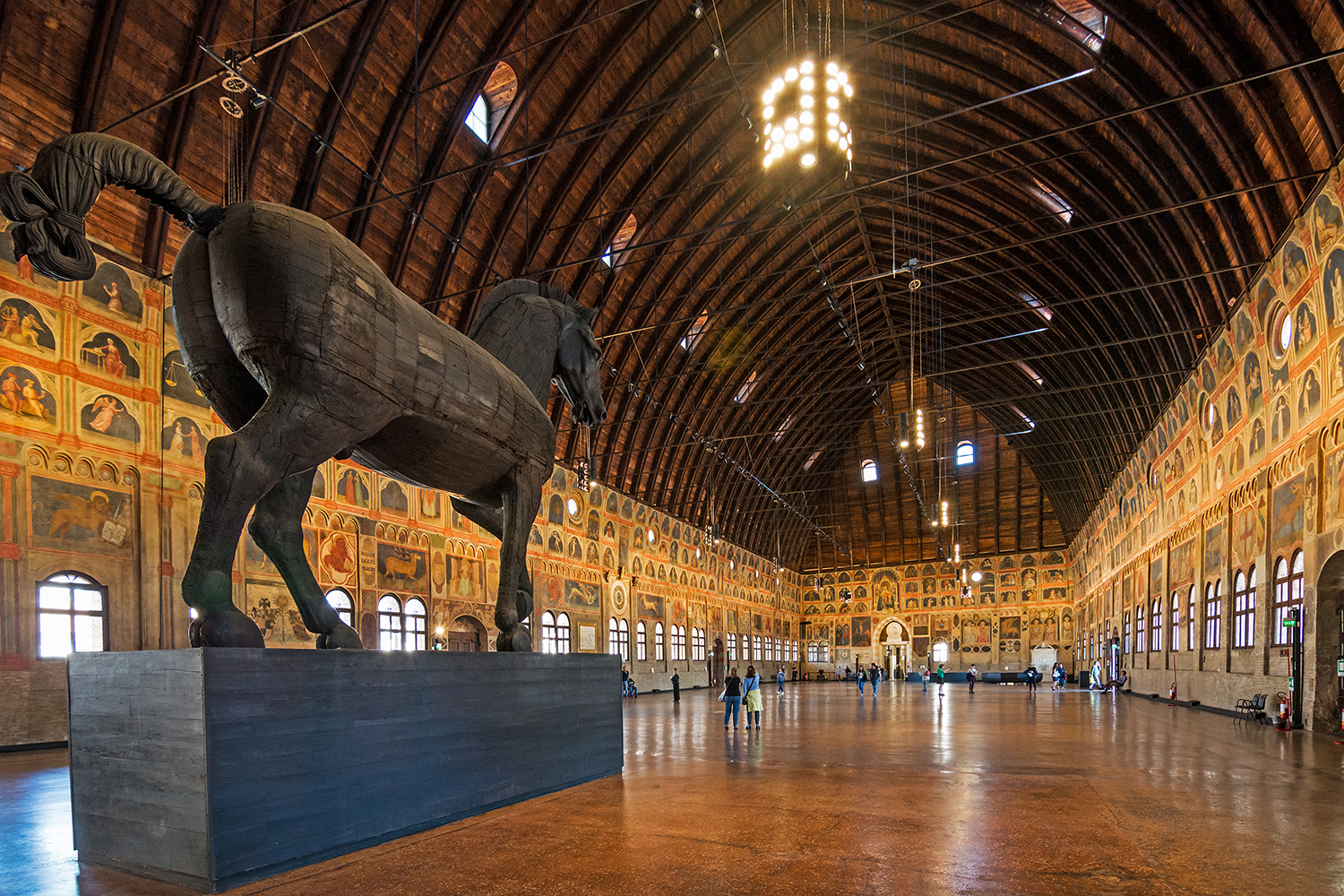 Il cavallo ligneo e il salone