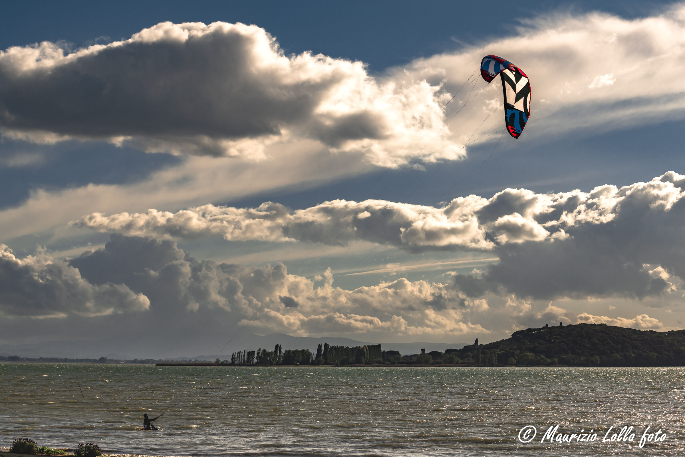 Kite surfing on Trasimeno Lake
