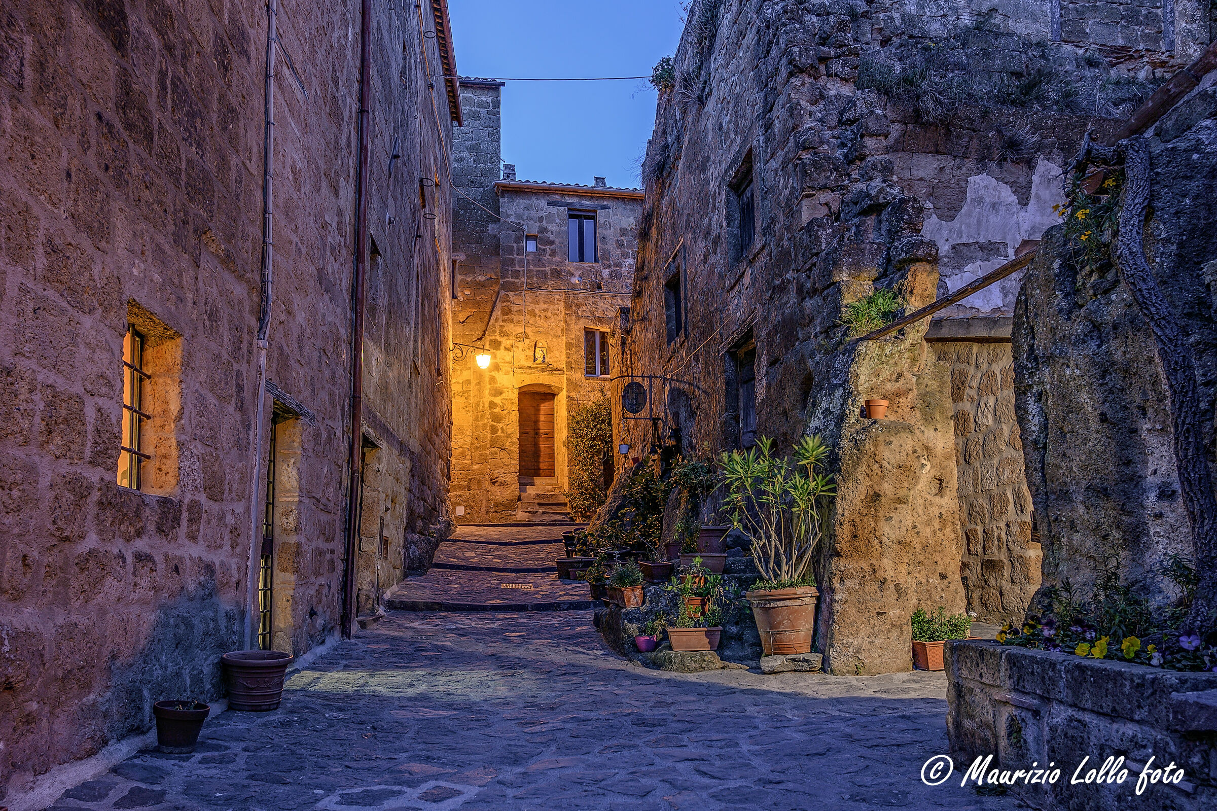 Scende la sera su Civita di Bagnoregio