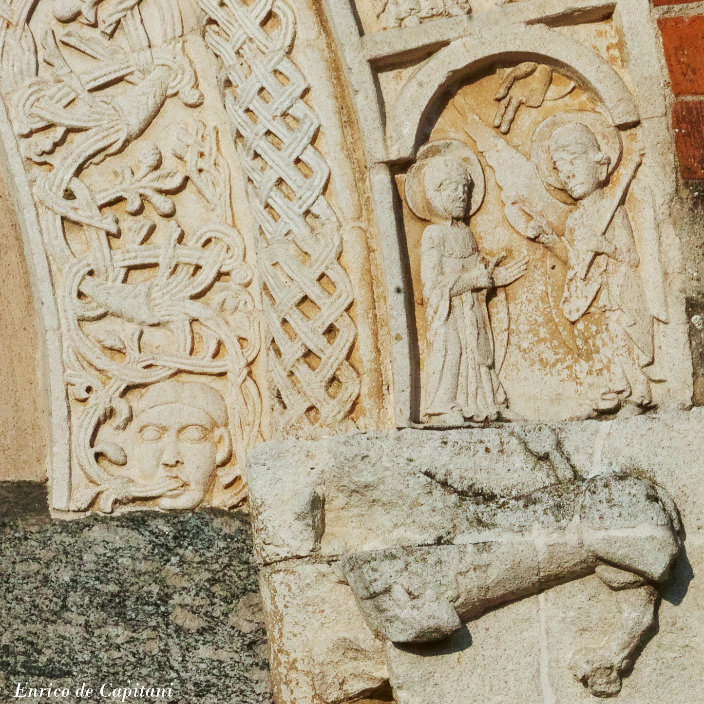 "Annunciation" in the Calvenzano portal
