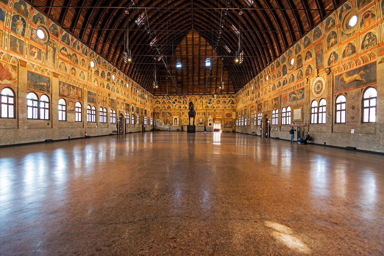 The Salon of the Palace of Reason